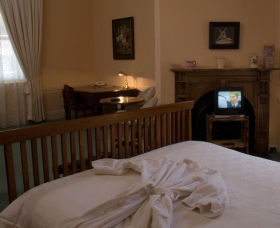 Imperial Fine Accommodation - Mackay Tourism 0