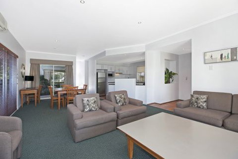 Comfort Inn & Suites Northgate - Mackay Tourism 1