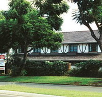 A Tudor Lodge Motel - Mackay Tourism