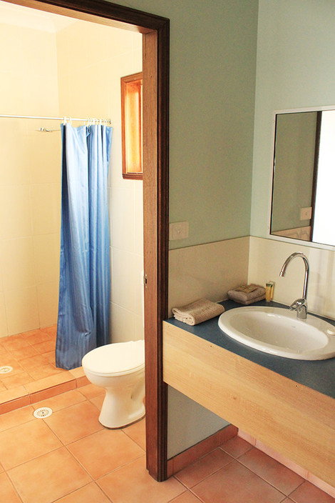 Catalina Motel Lake Macquarie - Mackay Tourism 3