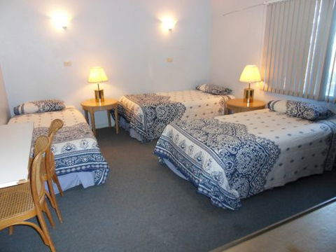 The Blue Mountains G'day Motel - Mackay Tourism 3
