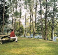 Tullah Lakeside Chalet - Mackay Tourism