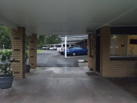 Guyra Motor INN - Mackay Tourism 0