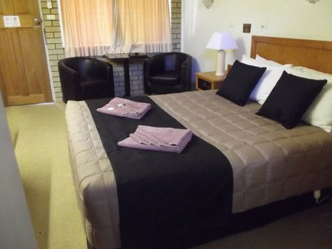 Guyra Motor INN - Mackay Tourism 8