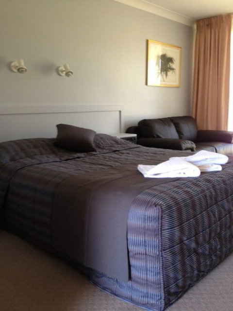 Town & Country Motor Inn Forbes - Mackay Tourism 3