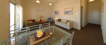 Angler's Arms And Fisherman's Cottage - Mackay Tourism 1