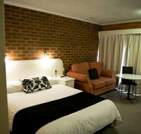 Cousins Motor Inn - Mackay Tourism