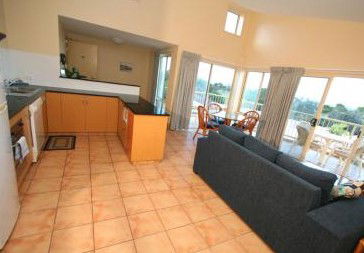 Lennox Beach Resort - Mackay Tourism 4