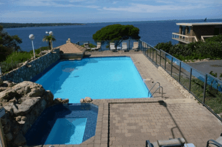Eagle Heights Holiday Units - Mackay Tourism