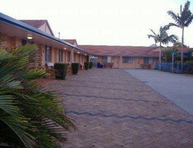 Twin Pines Motel - Mackay Tourism 4