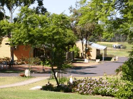 Helidon Natural Springs Spa Resort Motel - Mackay Tourism