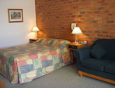 Australian Settlers Motor Inn - Mackay Tourism 0