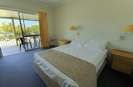 Club Crocodile, Airlie Beach - thumb 3