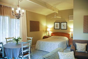 Treetops Bed And Breakfast - Mackay Tourism 1
