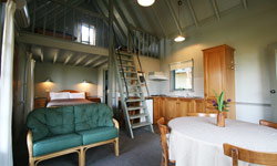 Great Ocean Road Cottages - Mackay Tourism 2
