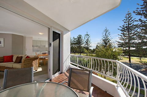 Le Beach Apartments - Mackay Tourism 0