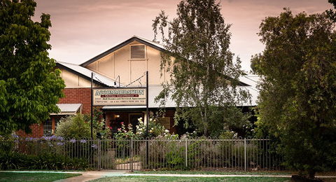 Millies Guesthouse & Serviced Apartments - Mackay Tourism 0