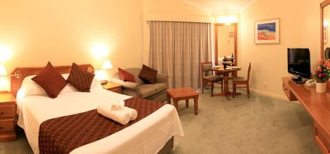 Abbey Beach Resort - Mackay Tourism 0