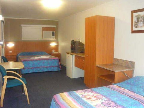 Motel Monaco - Mackay Tourism 0