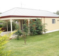 Gumtrees Cottage - Mackay Tourism
