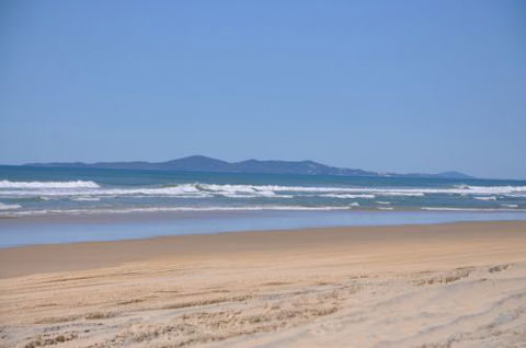 Teewah Beach Escapes - Mackay Tourism 0