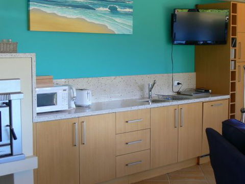 The Outlook Cabana - Mackay Tourism 5