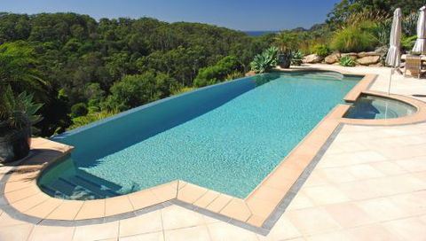The Outlook Cabana - Mackay Tourism 6