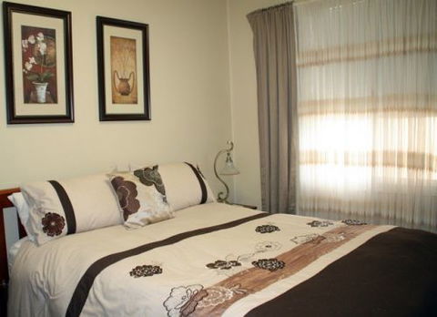 Executive Holiday Rental - Mackay Tourism 1