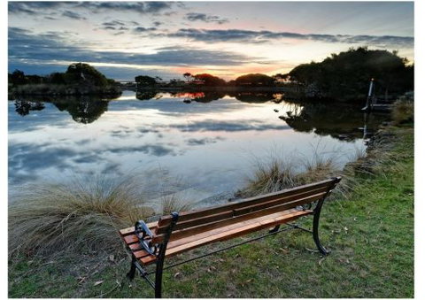 Stanley Lakeside Spa Cabins - Mackay Tourism 7