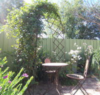 Robyn's Nest Country Cottages - Mackay Tourism