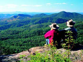 Kroombit Lochenbar Farmstay - Mackay Tourism 0