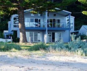 Longbeach Beachfront Villas - Mackay Tourism 0