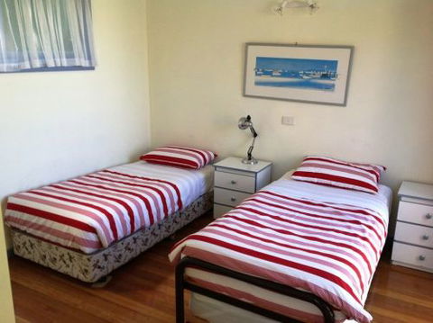 Merimbula Holiday Rentals - Mackay Tourism 1