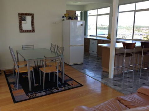 Merimbula Holiday Rentals - Mackay Tourism 4