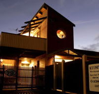 Black Dolphin Luxury Accommodation - Mackay Tourism