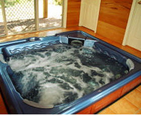 Baltic Pine Retreat - Mackay Tourism 0