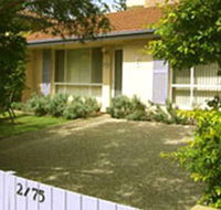 Lavender Cottage Beach House - The Beach House Built For Two - Mackay Tourism