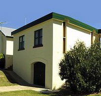 Beachport Holiday Units - Mackay Tourism