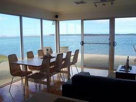 Coorong Beach House - Mackay Tourism 0