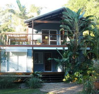 Coochiemudlo Island Family Beach House - Mackay Tourism