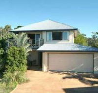 Apartment 2 Mullumbimbi Street Accommodation - Mackay Tourism