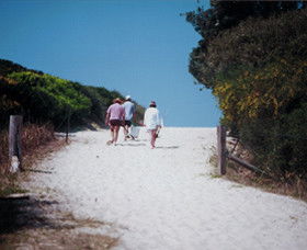 Weeroona Holiday Park - Mackay Tourism 0