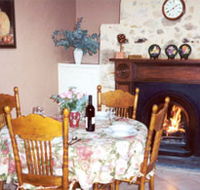 Burdett's Waratah Cottage - Mackay Tourism