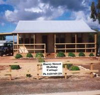 Cowell Barry Street Holiday Cottage - Mackay Tourism