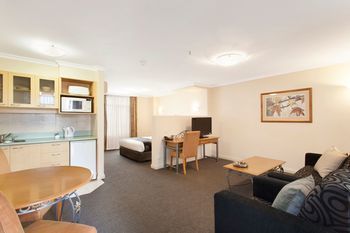 Melbourne Metropole Central - Mackay Tourism 24