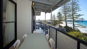 Beach Retreat Coolum - Mackay Tourism 1
