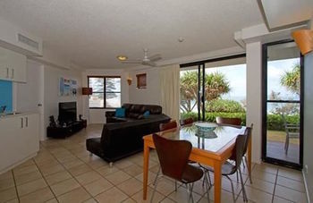 Beach Retreat Coolum - Mackay Tourism 43