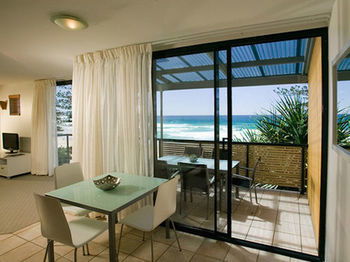 Beach Retreat Coolum - Mackay Tourism 46