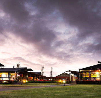 Estate Tuscany - Mackay Tourism 4