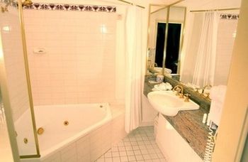Mountain Heritage Hotel & Spa Retreat - Mackay Tourism 12